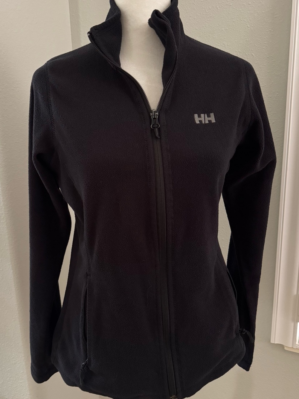 Helly Hansen women’s Medium black Polartec Fleece Lightweight Full Zip Jacket